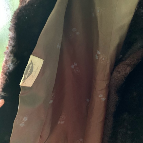VINTAGE 40’s Kerrybrooke Mouton Fur Coat - Picture 5 of 5